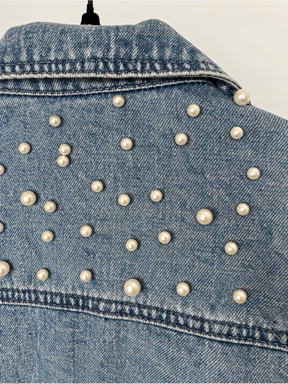 Miami Pearl Embellished Denim Jacket Lighter wash size medium - Picture 3 of 6